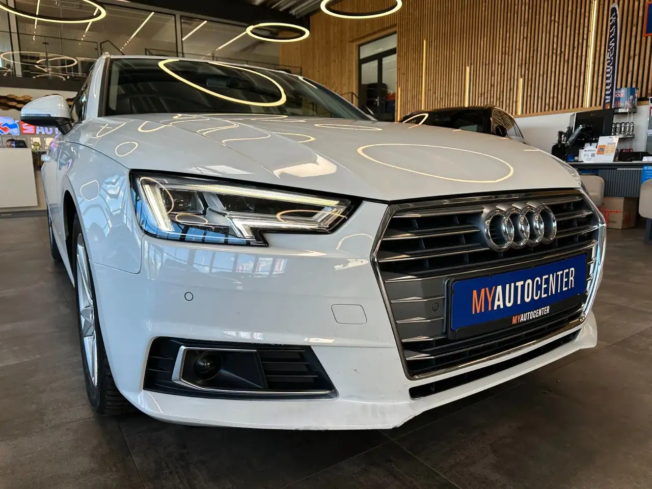 2018 Audi A4 *ACC*AHK*NAV*CARPLAY*2-ZONEN*SitzHZ*LED*, photograph 3