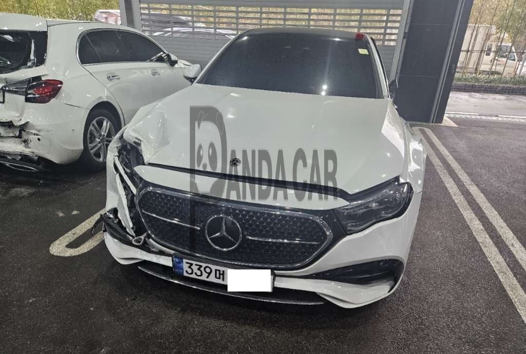 2025 Mercedes-Benz E 300 4MATIC, photograph 5