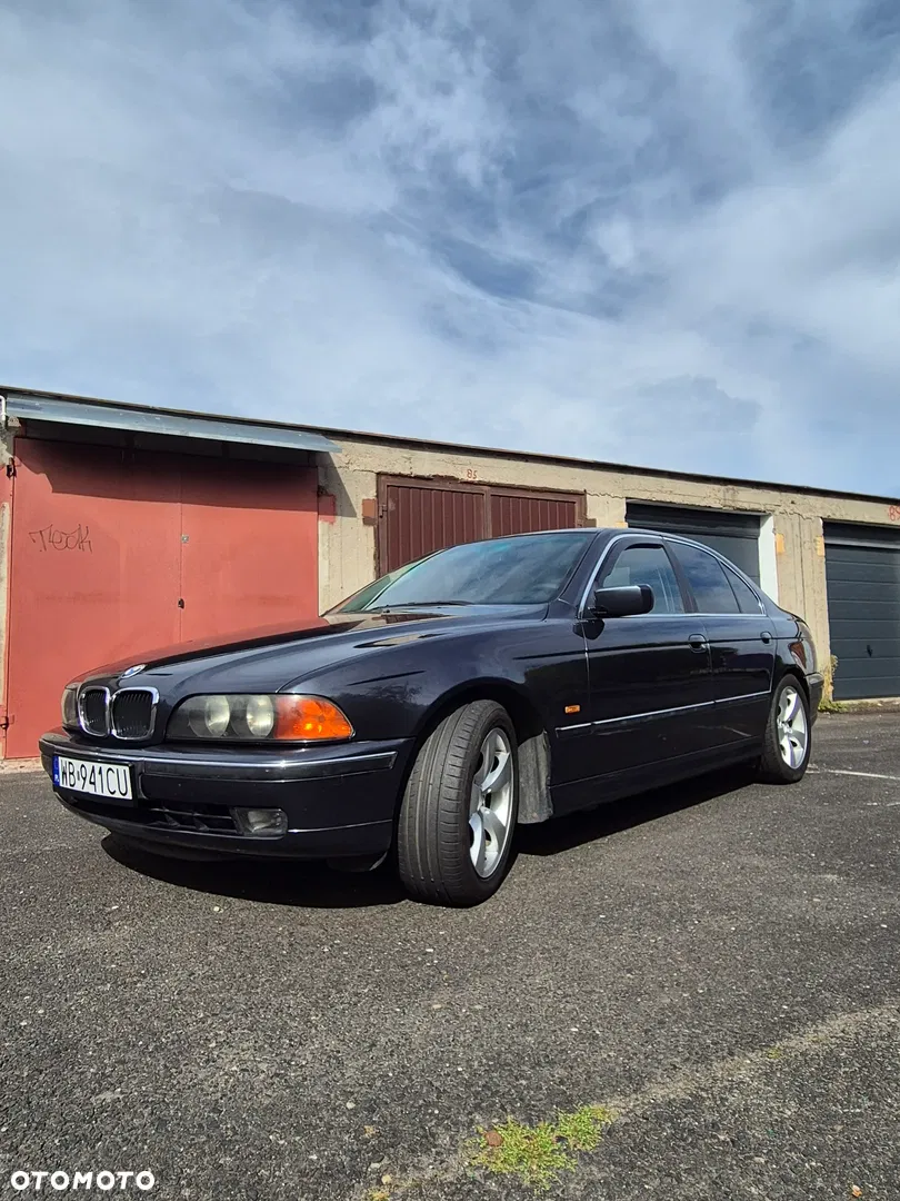 1998 BMW Seria 5, photograph 2