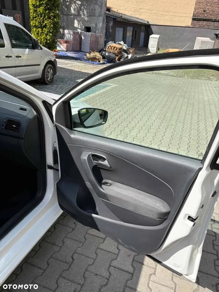 2014 Volkswagen Polo, photograph 6