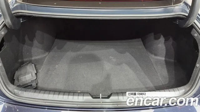 Hyundai Sonata 2.0 — photo 1 of 33