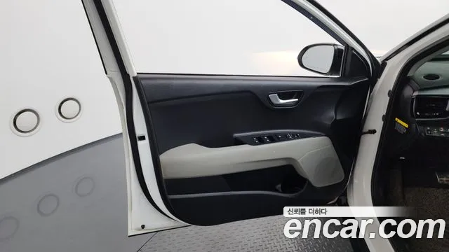 2017 Kia Stonic Diesel 1.6, photograph 9