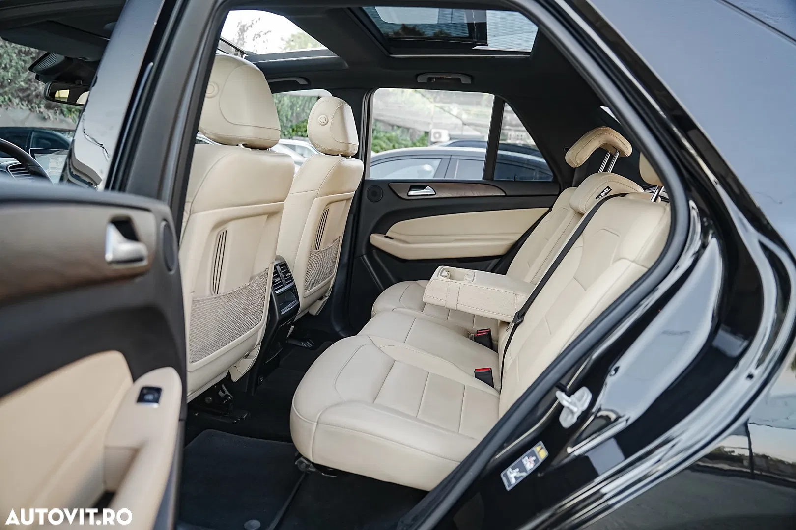 2016 Mercedes-Benz GLE ver-e-8g--dct-amg-line-advanced-plus, photograph 10