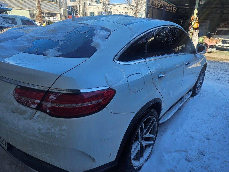 2017 Mercedes-Benz GLE350 d 4Matic Coupe, photograph 2