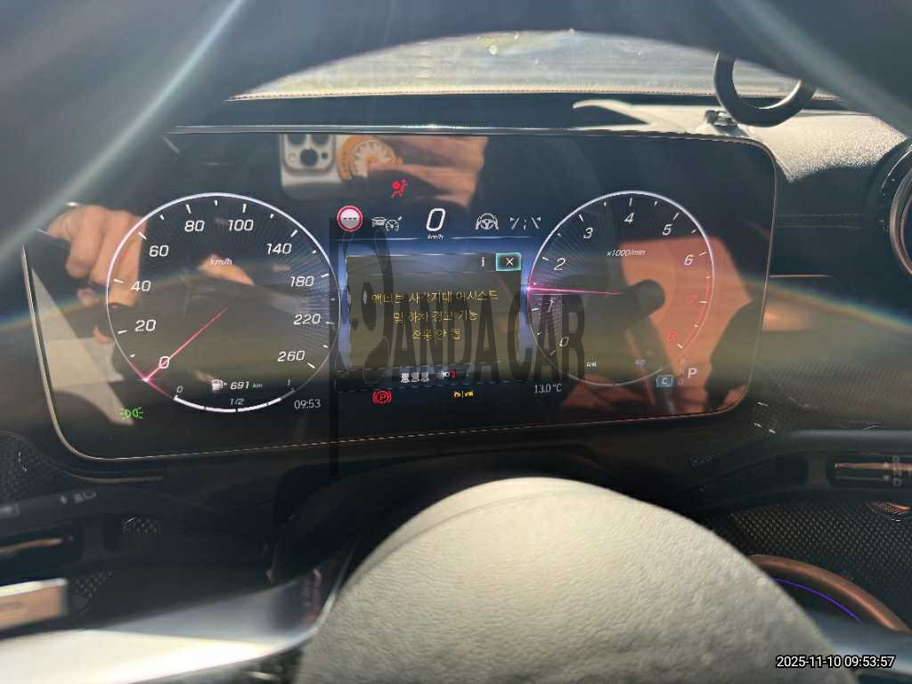 2022 Mercedes-Benz C300, photograph 3
