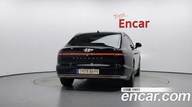 Hyundai Grandeur 2,5 Gasoline 2WD — photo 1 of 20