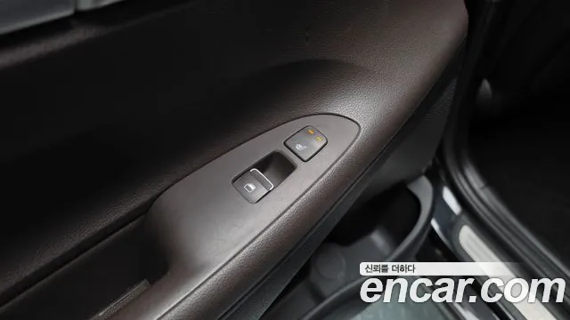 2017 Hyundai Grandeur 2.4 Premium, photograph 3