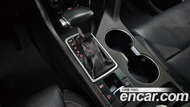 Kia Sportage Gasoline — photo 1 of 30