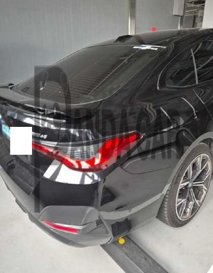 2022 BMW i4 eDrive40, photograph 1