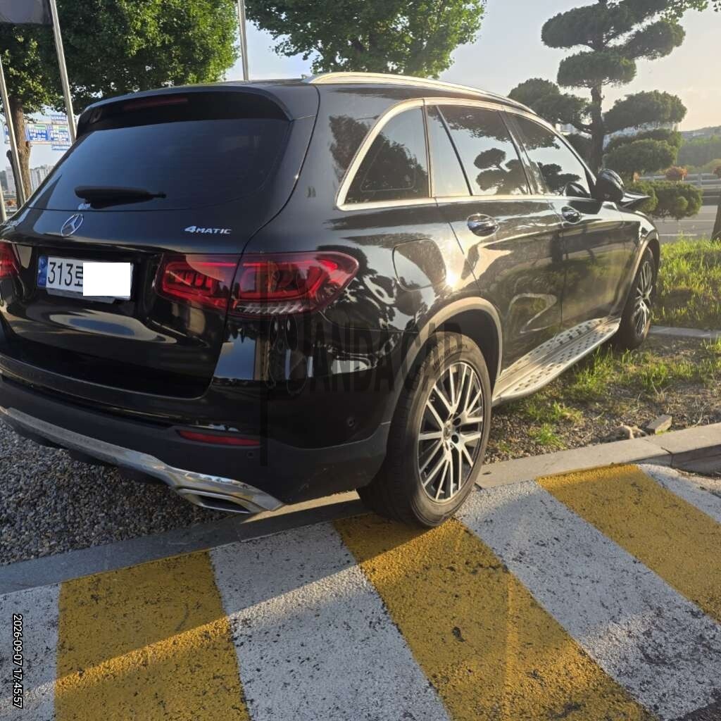 2021 Mercedes-Benz GLC220 d 4MATIC, photograph 3