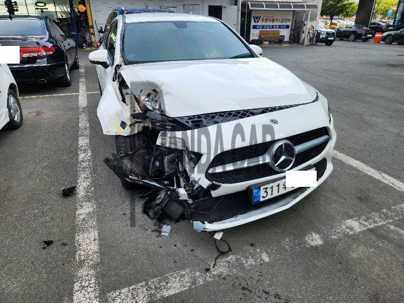 2021 Mercedes-Benz A220 Sedan, photograph 1