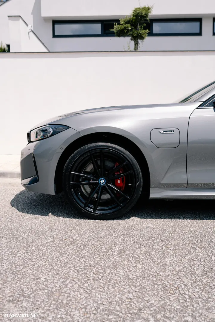 2024 BMW Série 3 e Pack M Auto, photograph 6