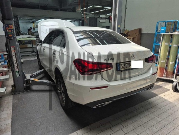 2021 Mercedes-Benz A220 Sedan, photograph 3