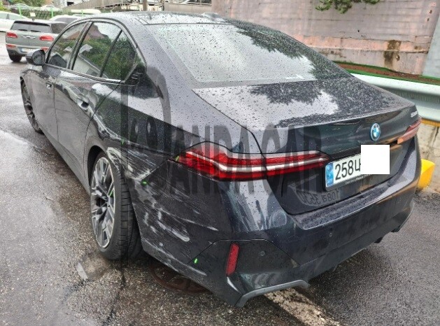 2025 BMW 530e, photograph 2