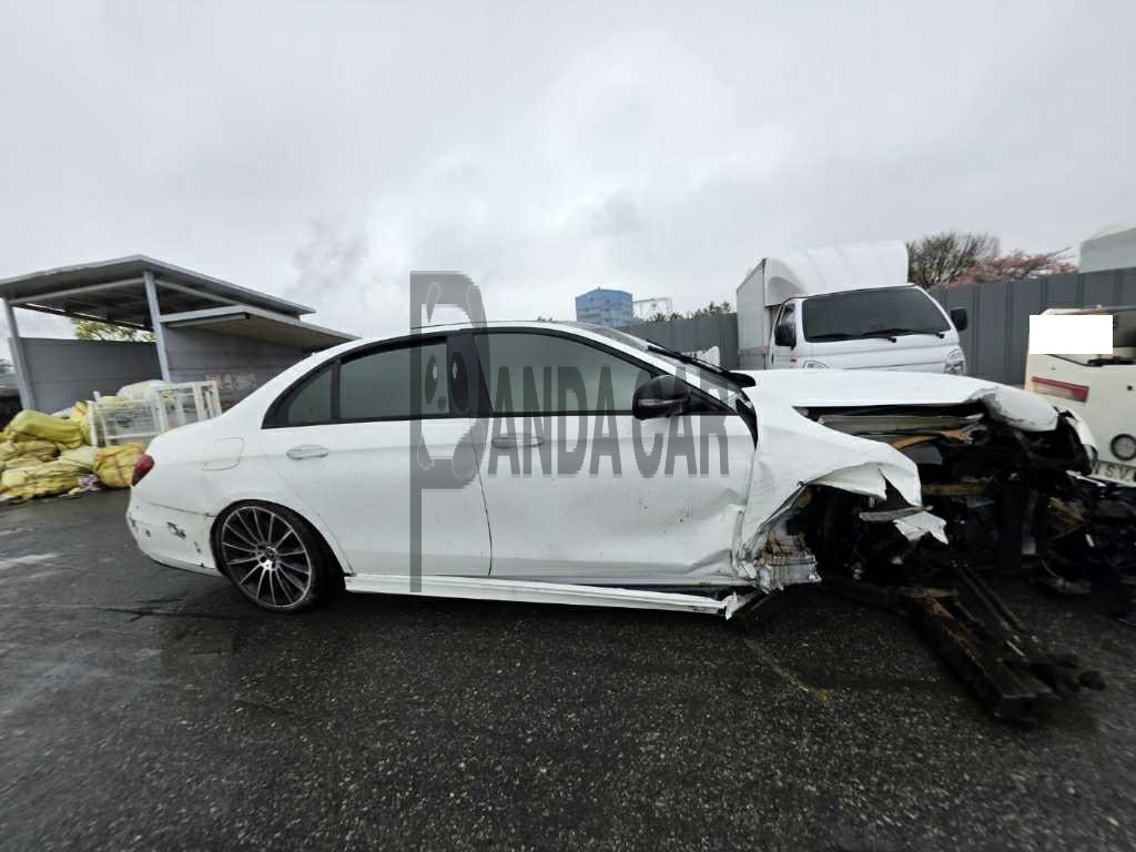 2023 Mercedes-Benz E350 4MATIC, photograph 4