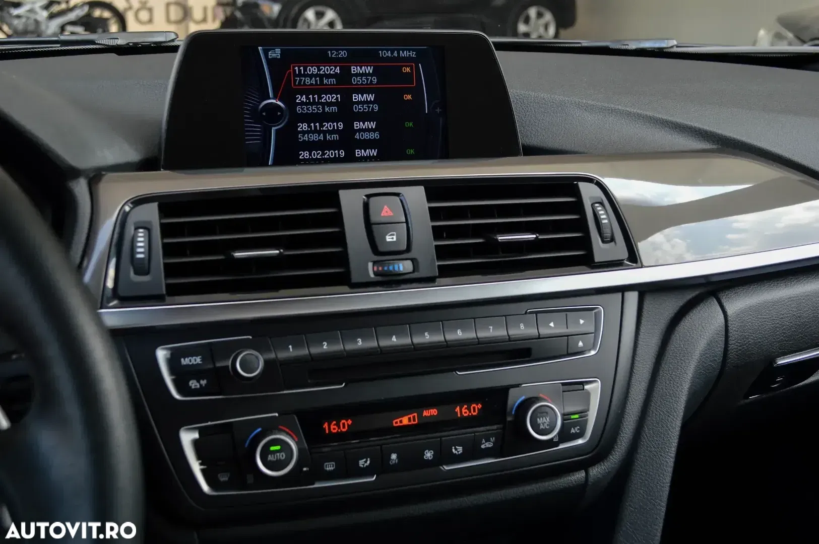 2014 BMW Seria 3 320d xDrive DPF Aut. Edition Sport, photograph 9