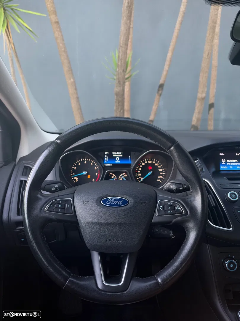 2016 Ford Focus 1.0 EcoBoost S&S SYNC Edition, photograph 10