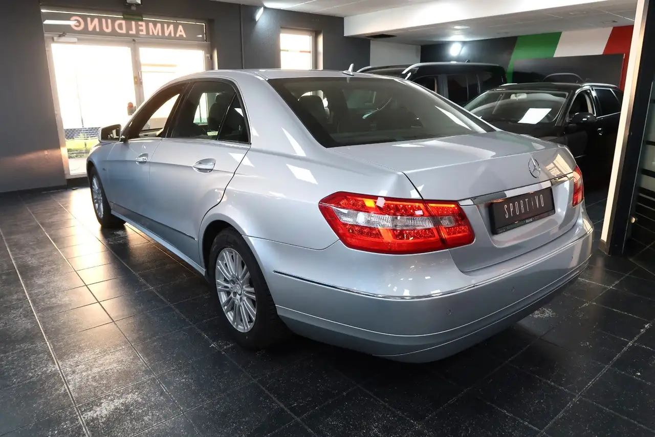 2009 Mercedes-Benz E 220 CDI BlueEfficiency*Shz*Navi*Automatik*2HD*, photograph 7