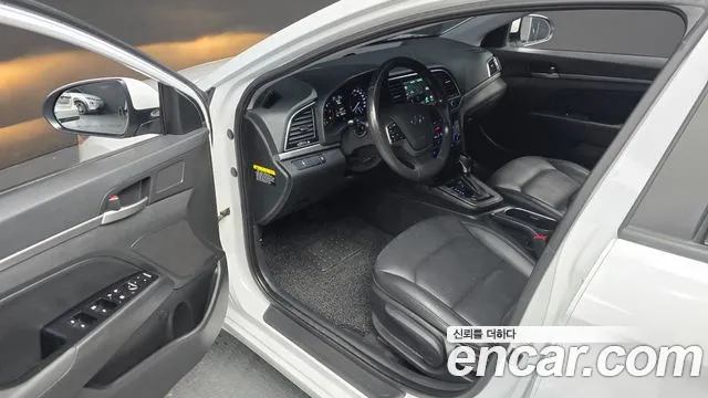 2017 Hyundai AVANTE 1.6 GDI Smart, photograph 7