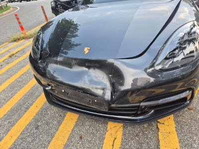 2018 Porsche Panamera 4, photograph 4