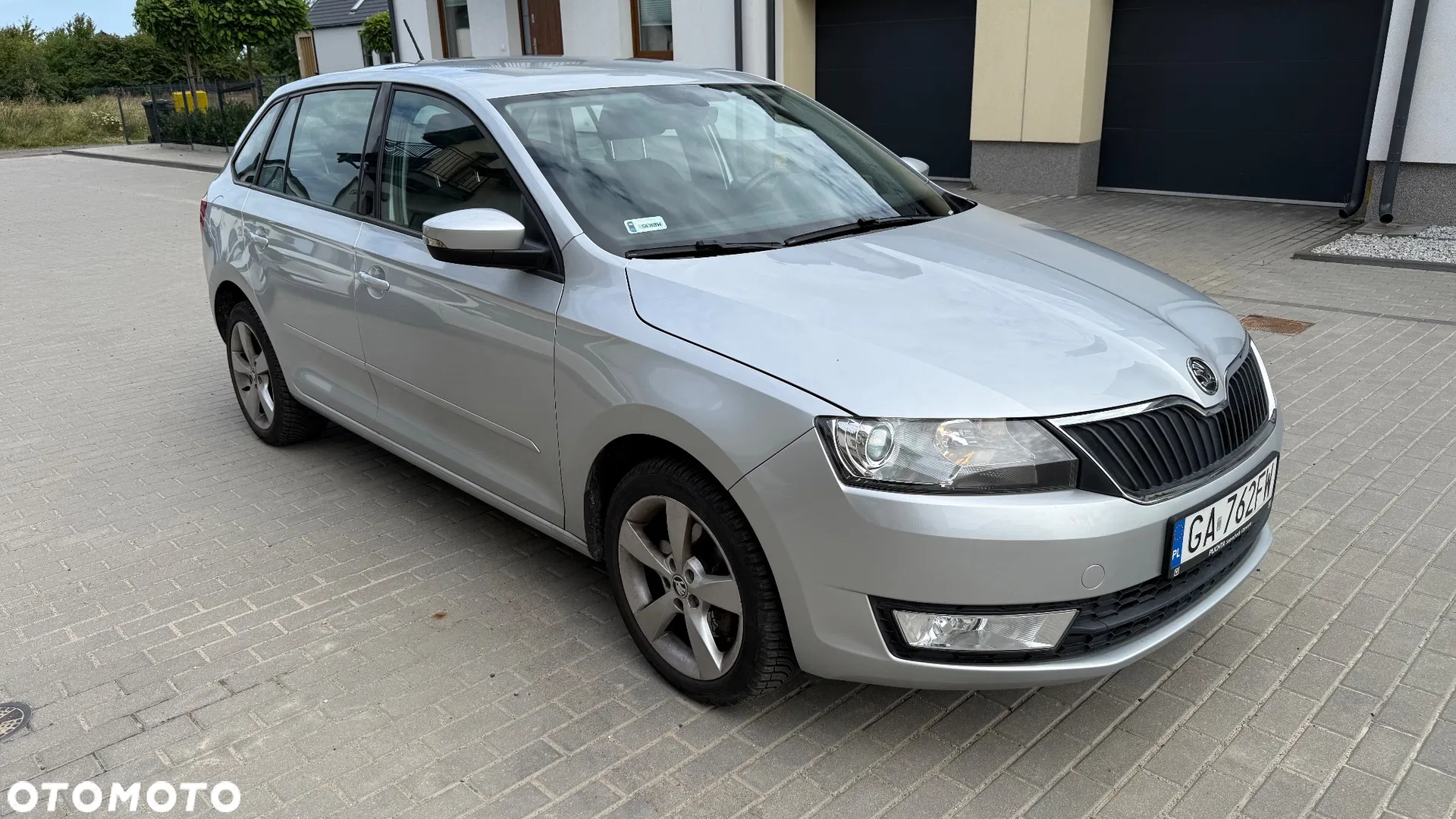 Skoda RAPID 1.2 TSI Ambition — photo 1 of 9