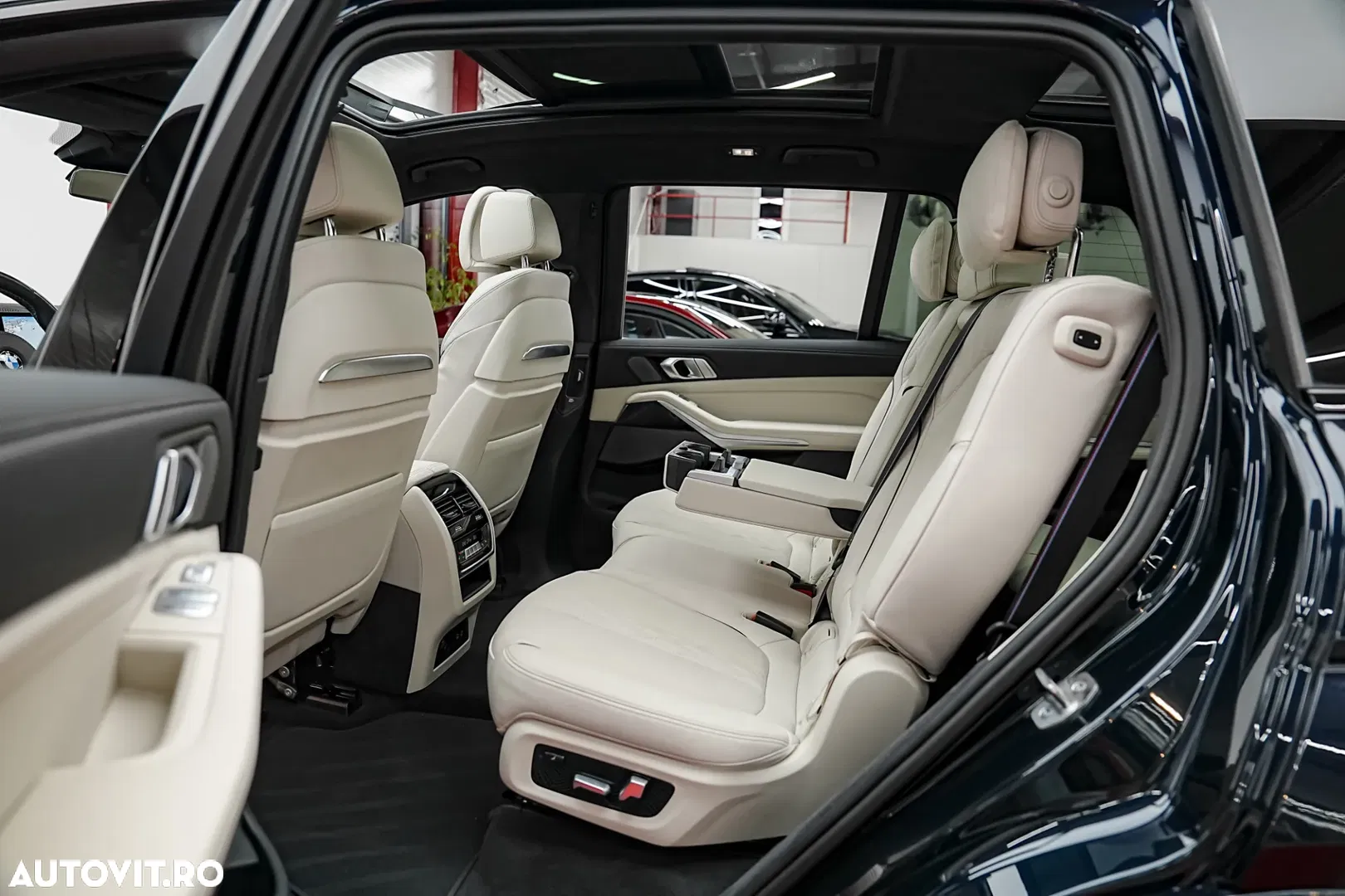 2023 BMW X7 M60i xDrive, photograph 6