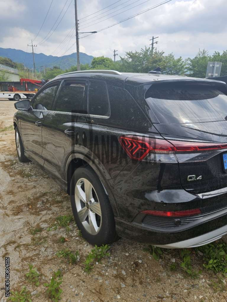 2023 Audi Q4 40 etron, photograph 4