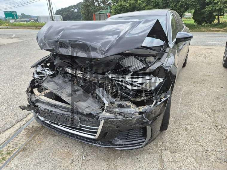 2021 Audi A6 45 TDI quattro, photograph 3