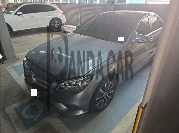 2019 Mercedes-Benz C 200, photograph 2