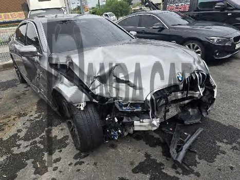 2020 BMW 740Ld xDrive M Sport Package, photograph 2