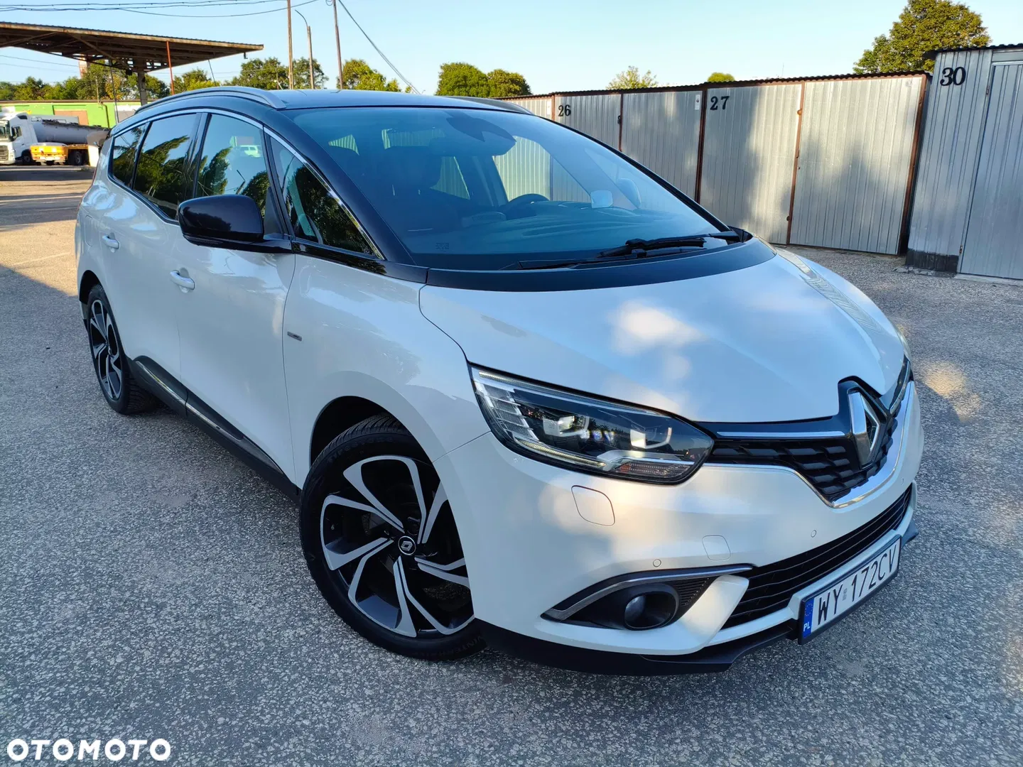 2017 Renault Grand Scenic, photograph 4