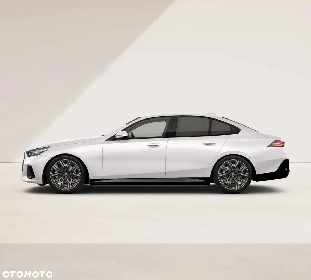 2025 BMW Seria 5 520d xDrive mHEV M Sport, photograph 3