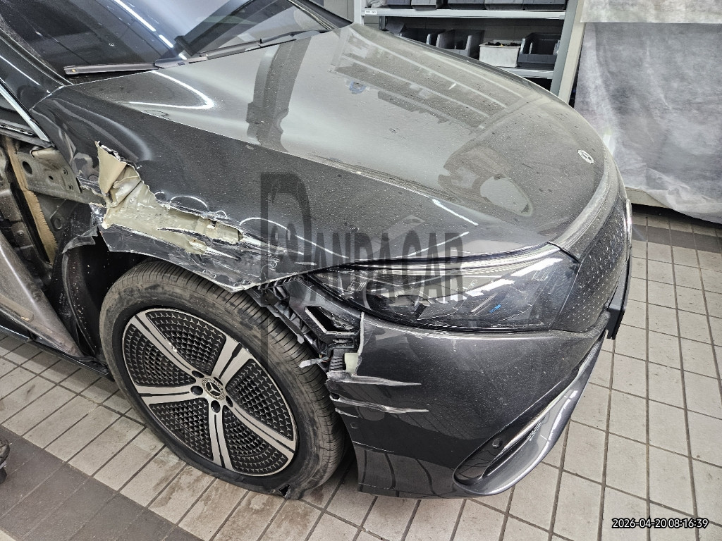 2022 Mercedes-Benz EQS450 +, photograph 3