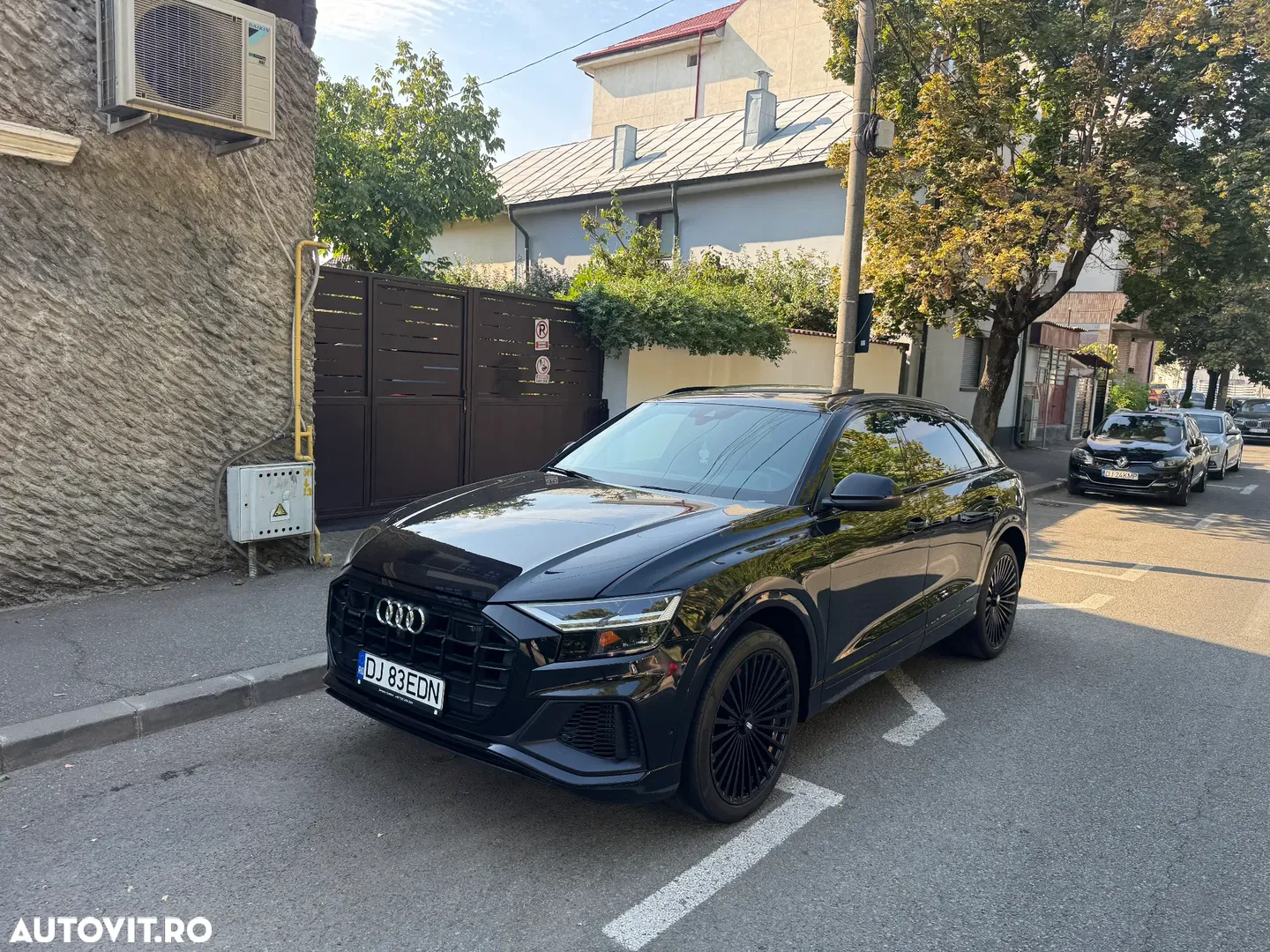 2019 Audi Q8 SUV TFSI quattro 250 kW tiptronic S line business, photograph 2