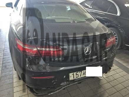 2017 Mercedes-Benz E220 d Coupe, photograph 3