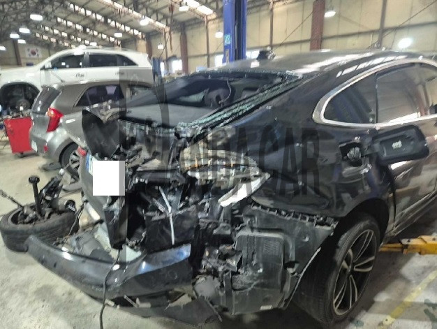 2021 BMW 630i xDrive, photograph 4