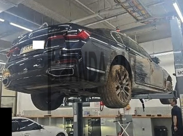 2021 BMW 740Li xDrive, photograph 5