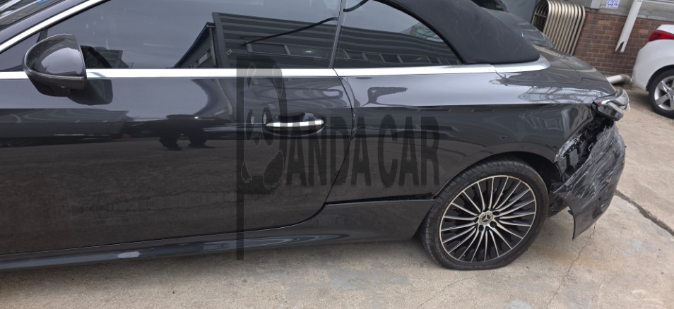2024 Mercedes-Benz CLE 200 Cabriolet, photograph 2