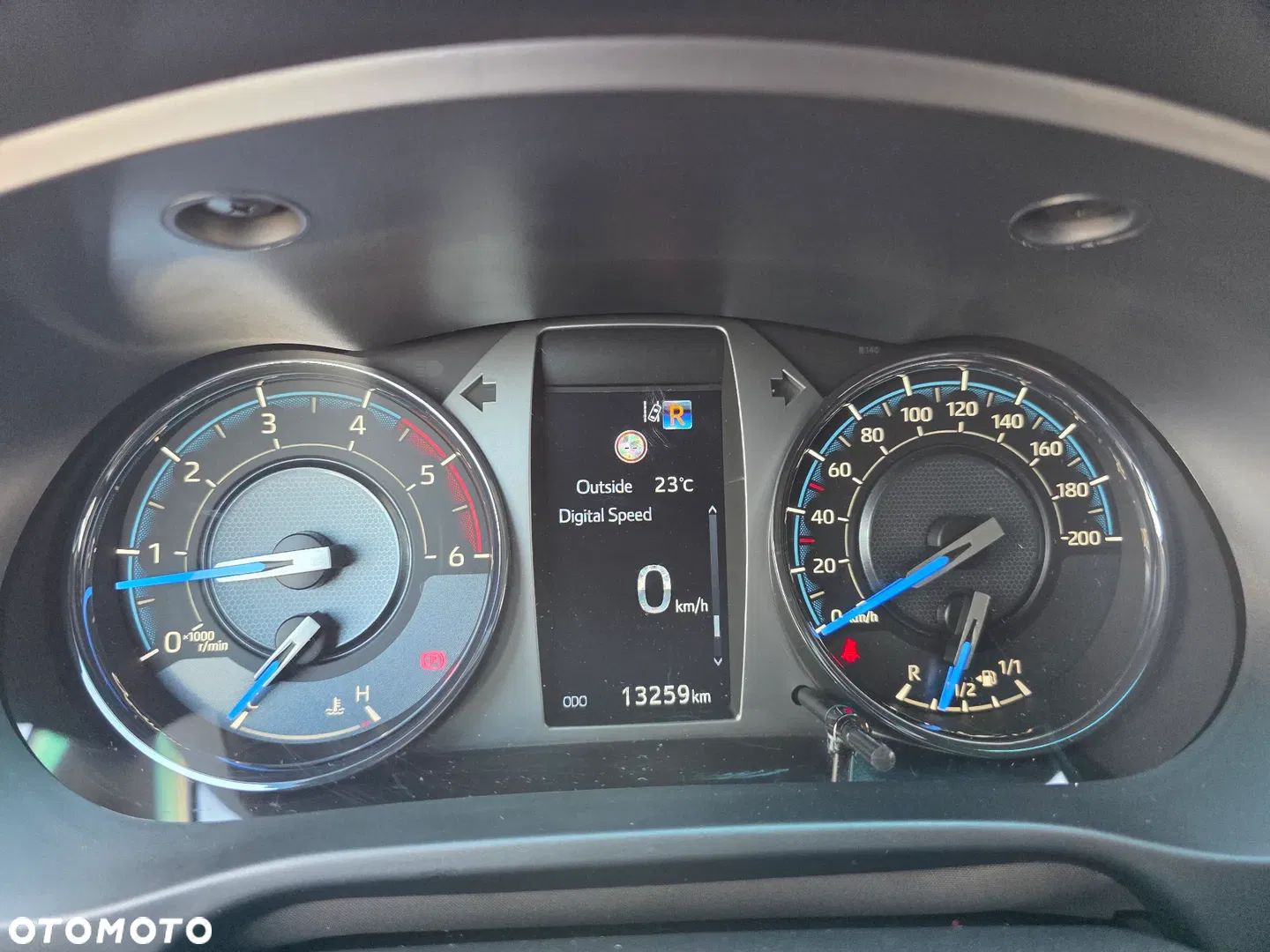 2023 Toyota Hilux 2.8 D-4D Double Cab Invincible 4x4, photograph 12