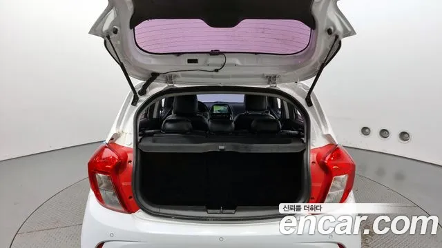 2016 ChevroletGMDaewoo Spark LT, photograph 11