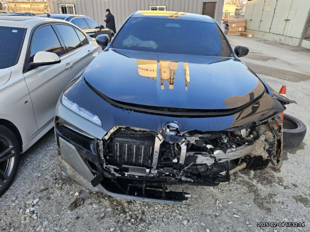 2023 BMW i7 xDrive60, photograph 6