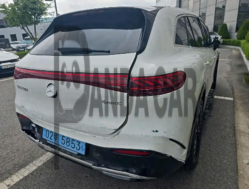 2024 Mercedes-Benz EQS 580 4MATIC SUV, photograph 3