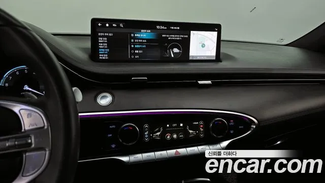 Genesis GV70 2.5T Gasoline AWD — photo 1 of 20