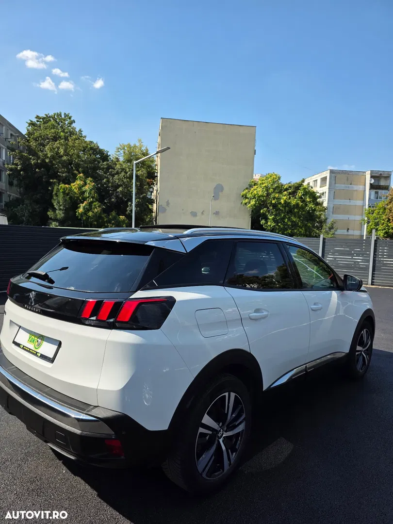 2018 Peugeot 3008 1.5 BlueHDI S&S EAT8 Allure, photograph 5