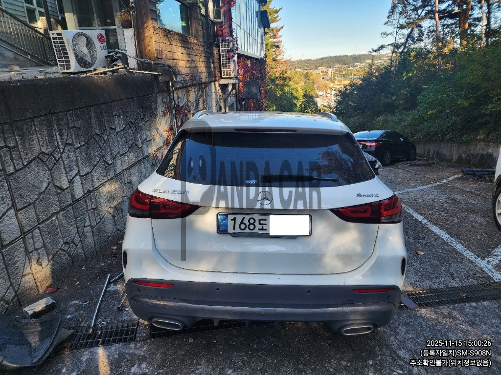 2021 Mercedes-Benz GLA250 4MATIC, photograph 4