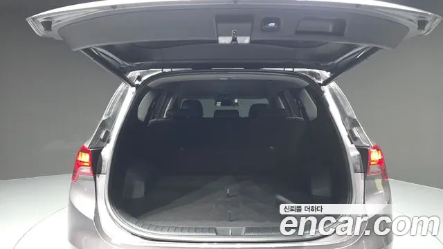 2022 Hyundai Santafe Diesel 2.2 4WD, photograph 3