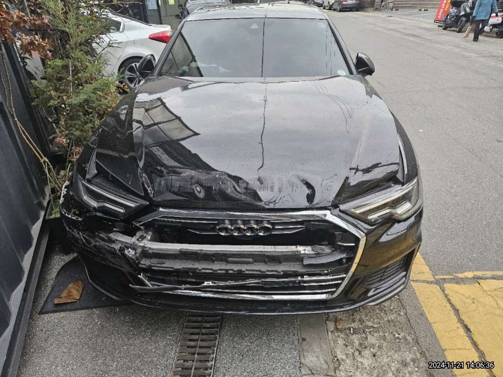 2021 Audi A6 45 TFSI quattro, photograph 1