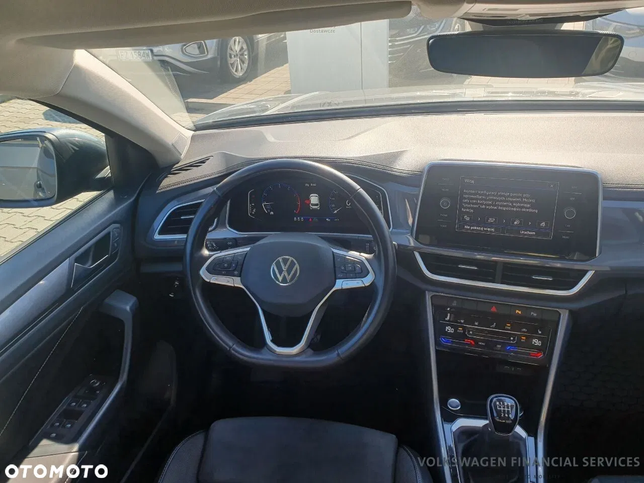 2022 Volkswagen T-Roc, photograph 4
