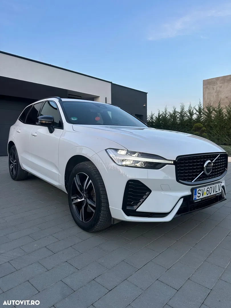 2022 Volvo XC 60 B4 MHEV AWD R-Design, photograph 4