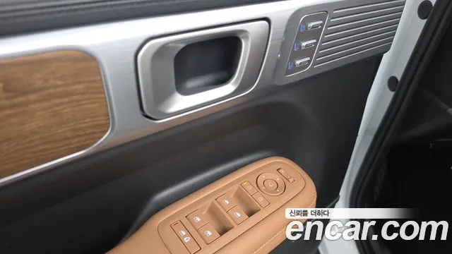 2024 Hyundai Santafe Gasoline 2.5T 4WD, photograph 3